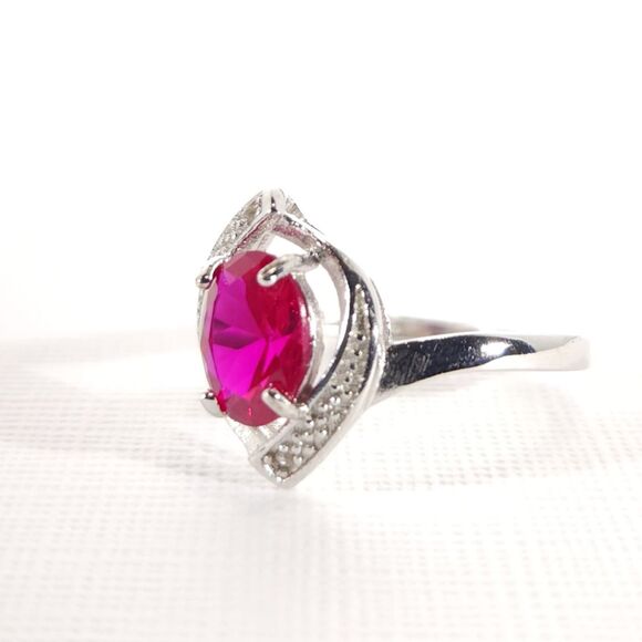 Ruby 1.5 Carats Ring Sterling Silver Size 7-1/2 - Picture 3 of 10